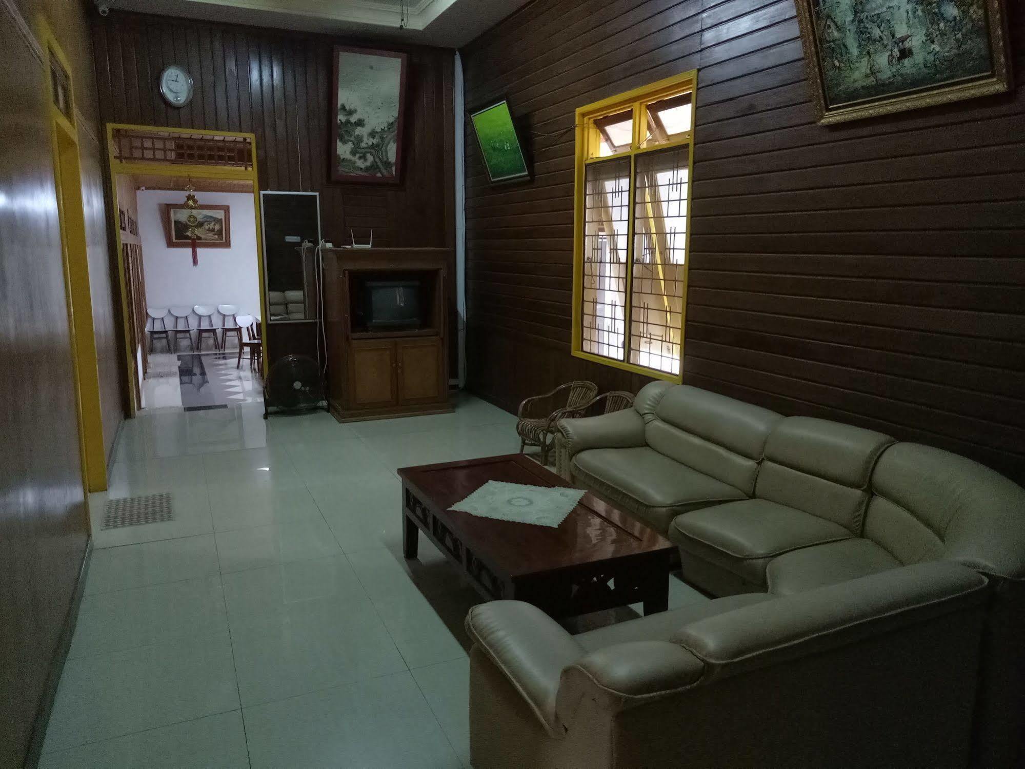 Wisma Mutiara Padang  Exteriör bild