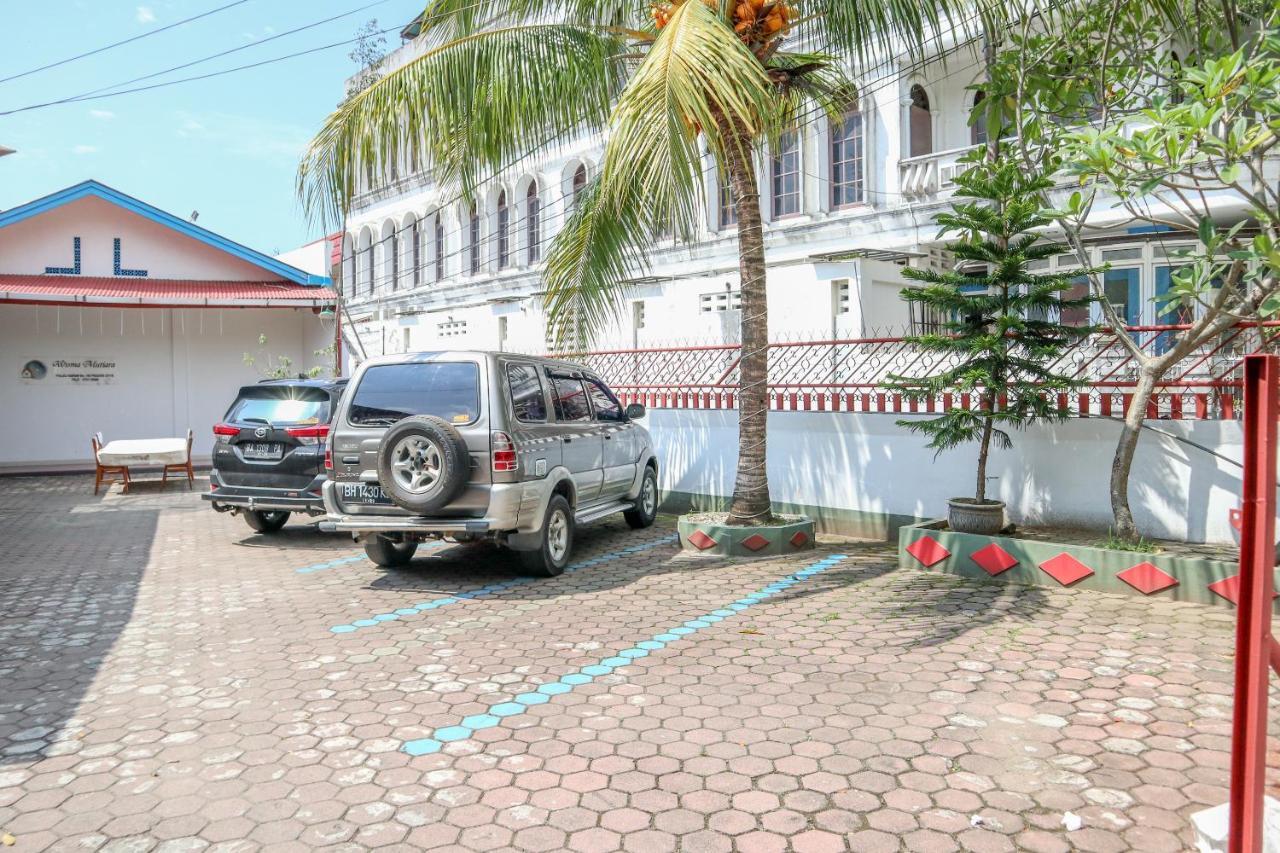 Wisma Mutiara Padang  Exteriör bild